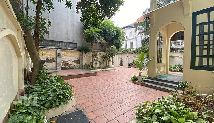 Large renovated furnished villa in Hanoi with garden on To Ngoc Van