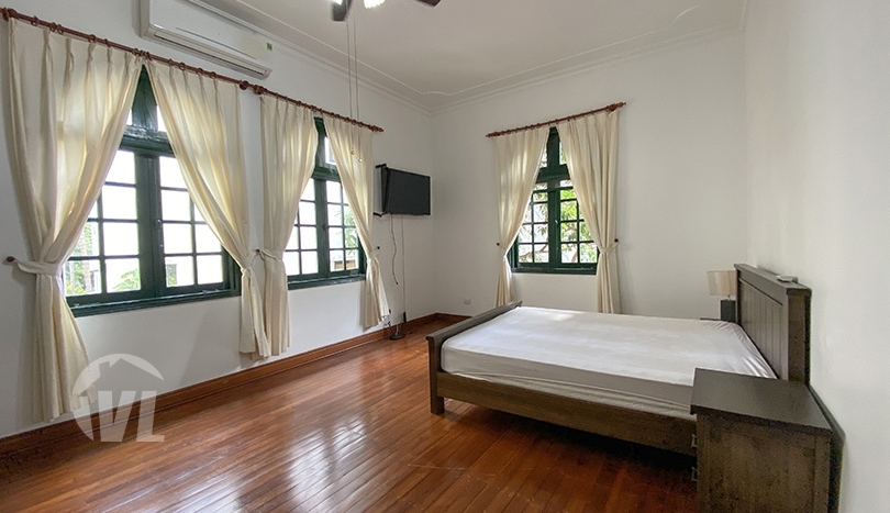 Large renovated furnished villa in Hanoi with garden on To Ngoc Van