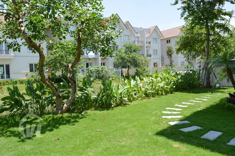 222 Marvellous Vinhomes Riverside garden house to rent in Hanoi
