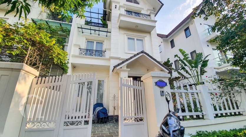 Minimalist and modern furnished rental house in Vinhomes Riverside Hanoi