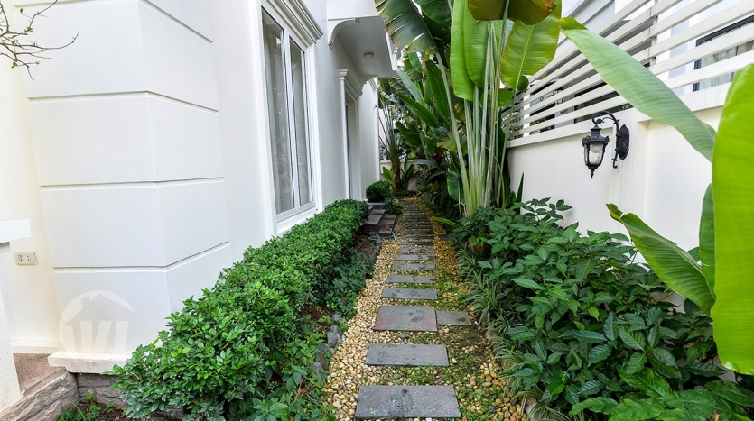 Minimalist and modern furnished rental house in Vinhomes Riverside Hanoi