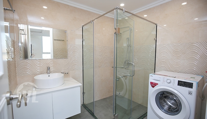 New rental 3 bedroom apartment in Long Bien close to LFAY Hanoi