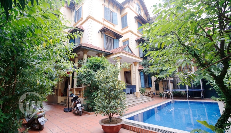 Swimming pool house in Tay Ho close to the West Lake of Hanoi