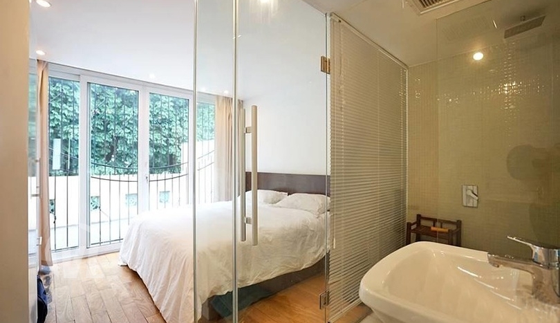 Unique triplex to rent in Hanoi right on Hoan Kiem lake