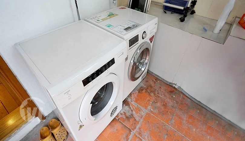 Unique triplex to rent in Hanoi right on Hoan Kiem lake