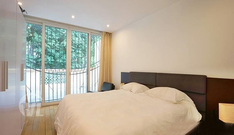 Unique triplex to rent in Hanoi right on Hoan Kiem lake