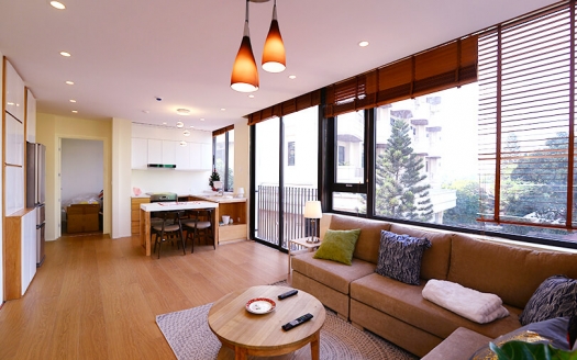 modern furnishing 2 bedroom apartment for rent in Tay Ho