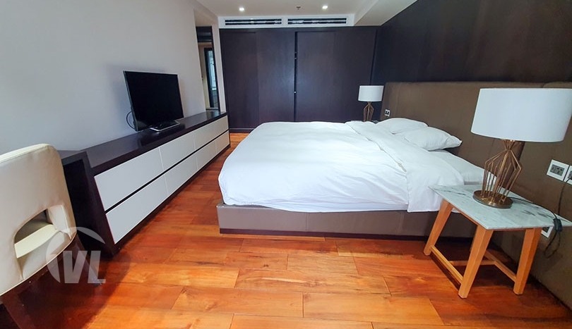 220 sq m 3 beds apartment to rent in Hoan Kiem district Hanoi