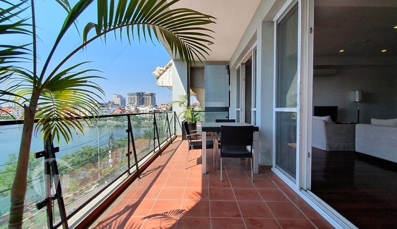 3 beds duplex to rent in Hanoi with West Lake view