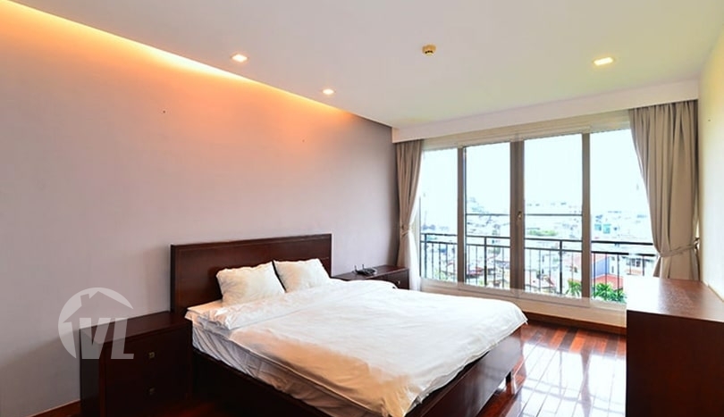 3 beds duplex to rent in Hanoi with West Lake view