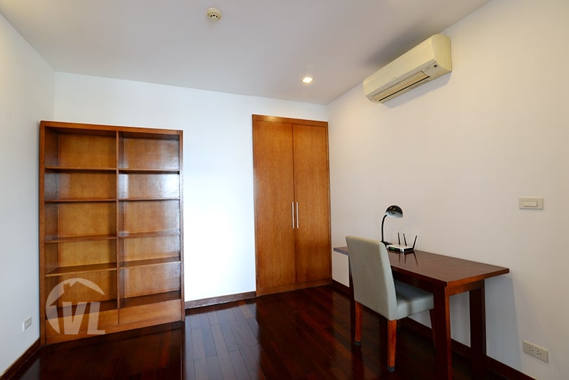 333 3 beds duplex to rent in Hanoi with West Lake view