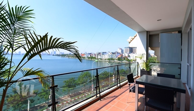 3 beds duplex to rent in Hanoi with West Lake view