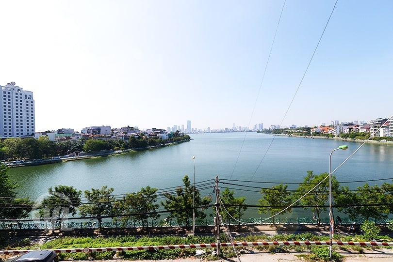 333 3 beds duplex to rent in Hanoi with West Lake view