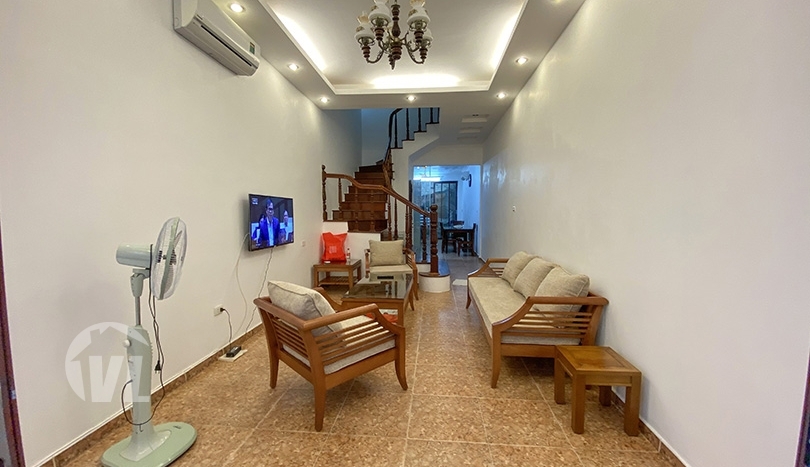 4 bedroom house in Tu Hoa Tay Ho with front yard and terrace