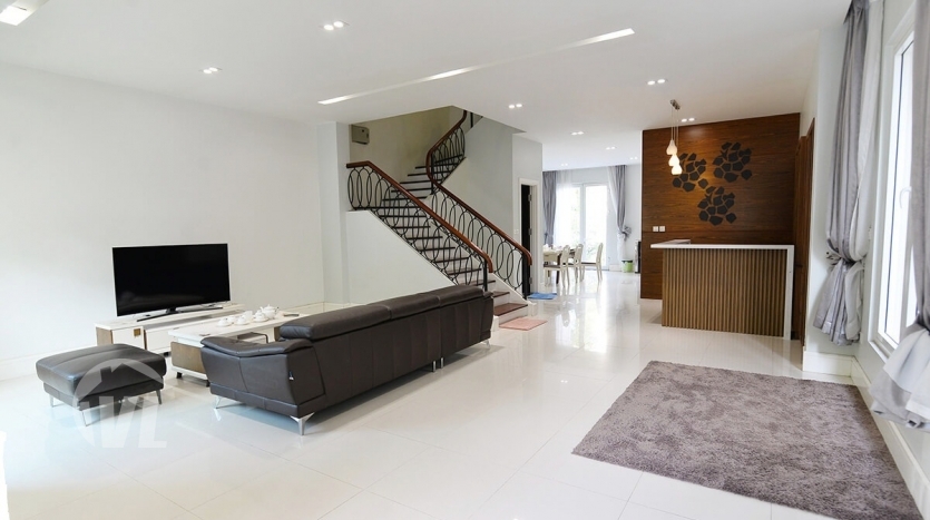 4 bedroom furnished Vinhomes Riverside house with garden on a lake