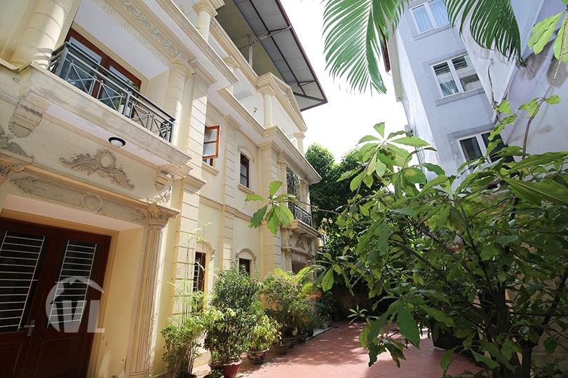 222 5 bedrooms villa to rent in Hanoi on To Ngoc Van Lane