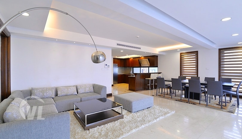 high quality modern furnishing 3 bedroom apartment Tay Ho