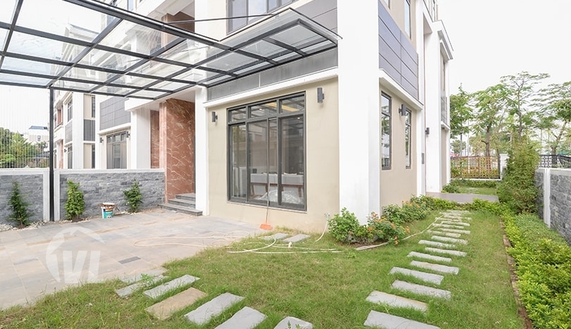 Amazing 4 bedroom house to lease in Starlake complex in Hanoi