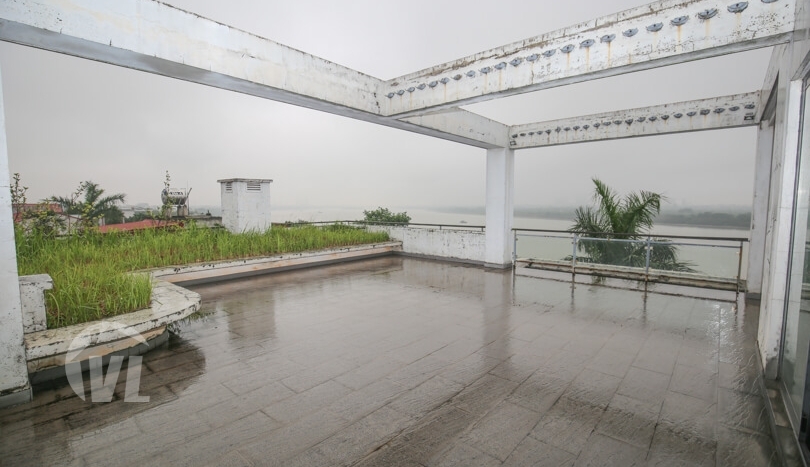 Ambassador swimming pool villa to rent in Long Bien area Hanoi