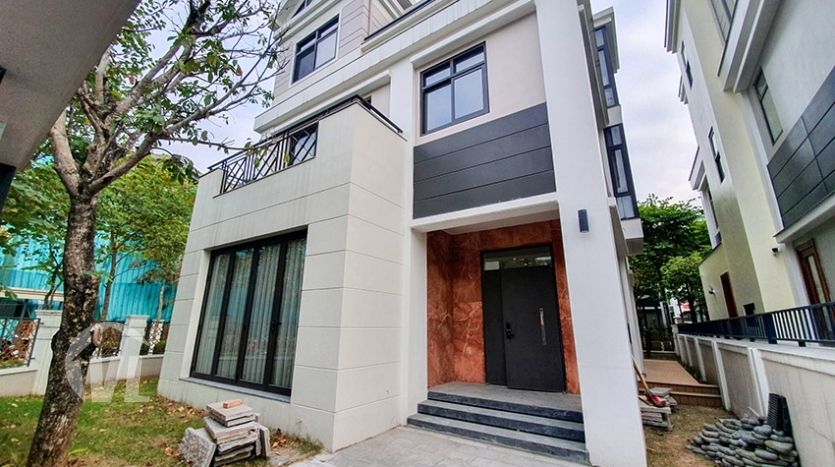 Detached villa to let in Vinhomes Starlake in Hanoi