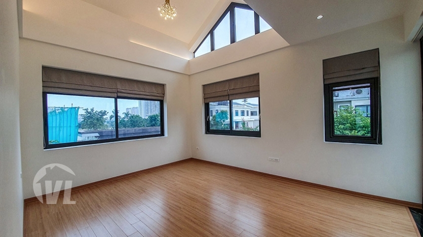 Detached villa to let in Vinhomes Starlake in Hanoi