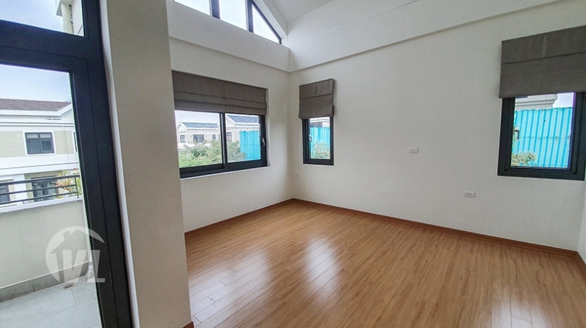 Detached villa to let in Vinhomes Starlake in Hanoi