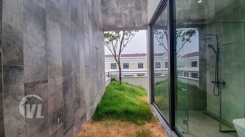 Detached villa to let in Vinhomes Starlake in Hanoi