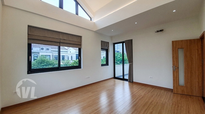 Detached villa to let in Vinhomes Starlake in Hanoi