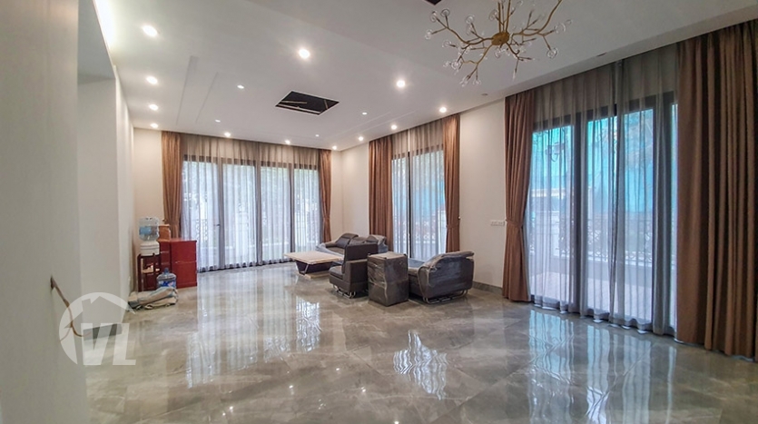 Detached villa to let in Vinhomes Starlake in Hanoi