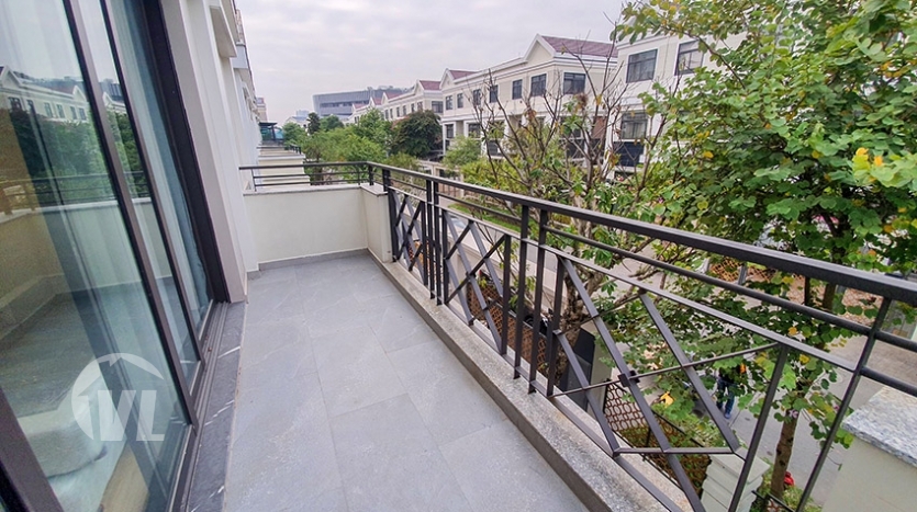 Detached villa to let in Vinhomes Starlake in Hanoi