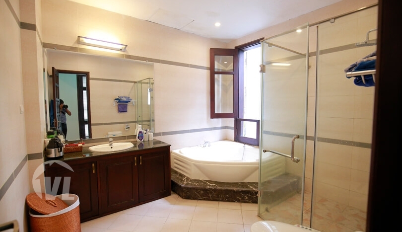 Furnished 5 bedrooms house in Tay Ho near the West Lake