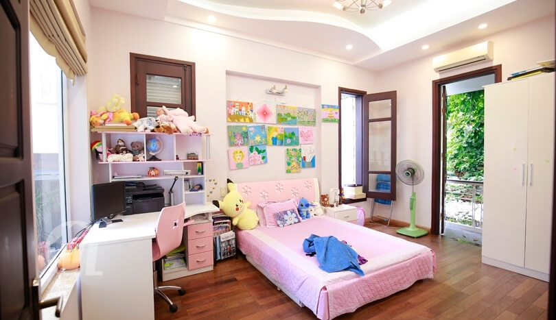 Furnished 5 bedrooms house in Tay Ho near the West Lake
