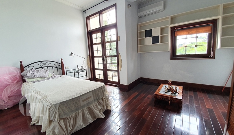 Furnished house with swimming pool in Long Bien close to LFAY Hanoi