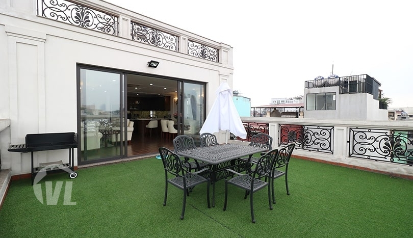 Furnished penthouse to rent in Hanoi Center with private terrace