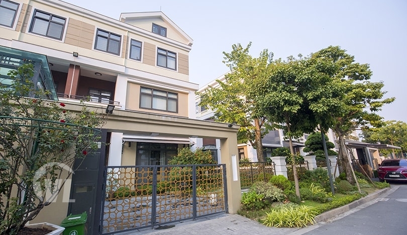 Large furnished villa to lease in Vinhomes Starlake Hanoi