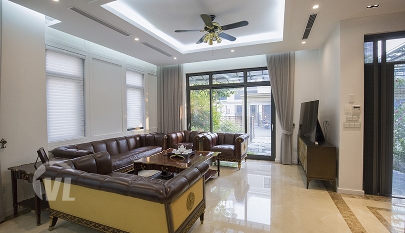 Large furnished villa to lease in Vinhomes Starlake Hanoi