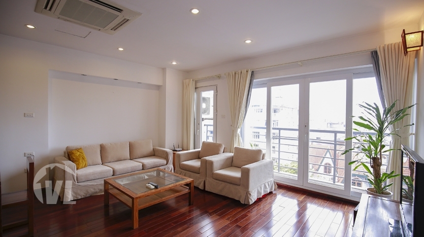 good price 3 bedroom apartment in Tay Ho