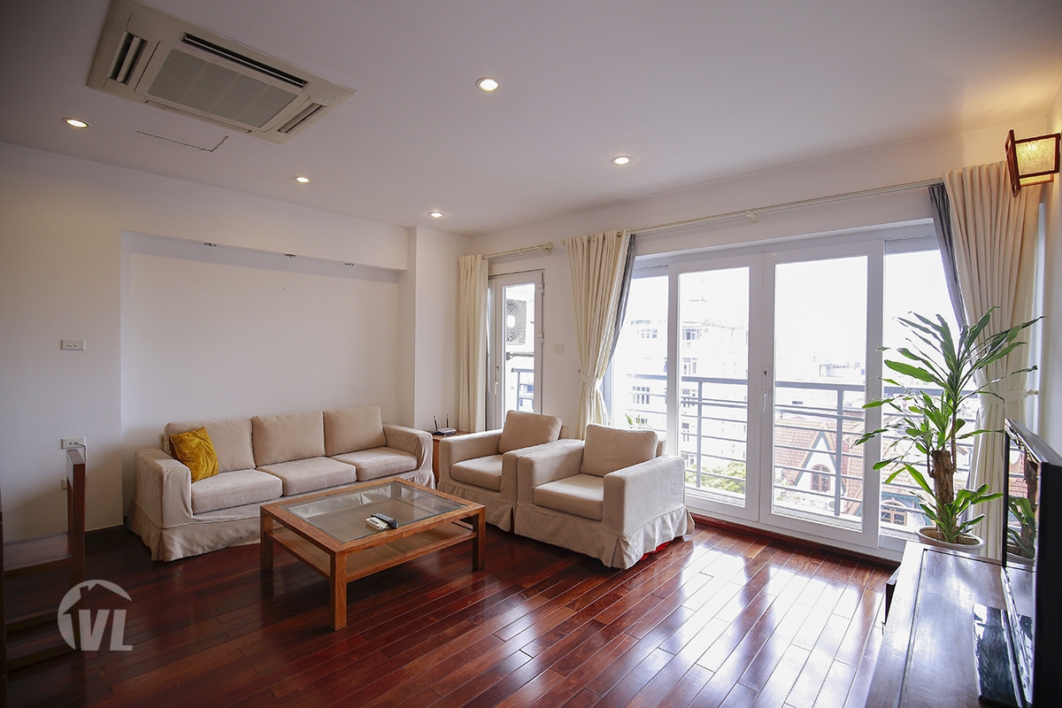 222 good price 3 bedroom apartment in Tay Ho