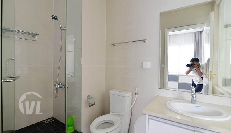 Modern renovated house to lease in Vinhomes Riverside next to BIS