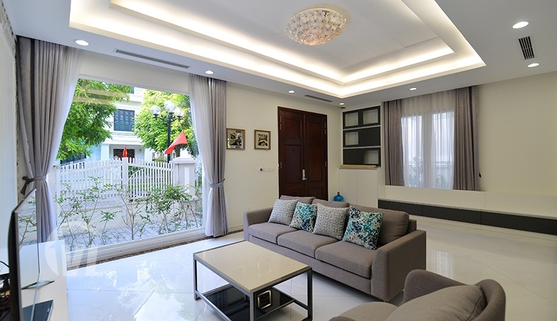 Modern renovated house to lease in Vinhomes Riverside next to BIS