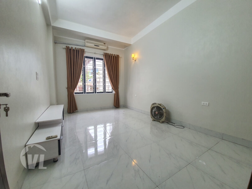 333 New furnished house in Long Bien next to French international School