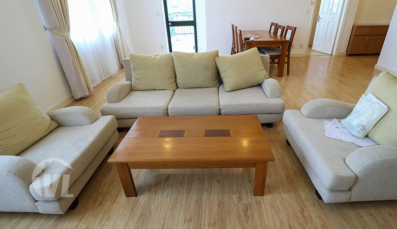 Serviced apartment in Tay Ho to lease with swimming pool and fitness