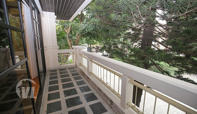 Serviced villa to rent in Tay Ho with gym and swimming pool