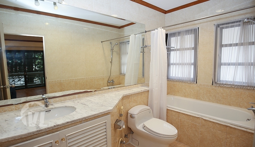 Serviced villa to rent in Tay Ho with gym and swimming pool