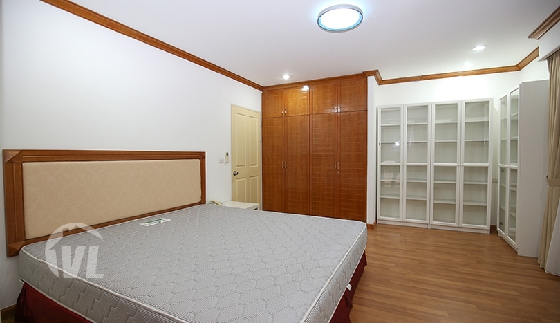 Serviced villa to rent in Tay Ho with gym and swimming pool
