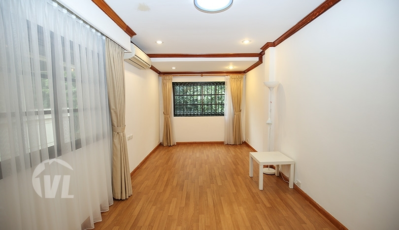 Serviced villa to rent in Tay Ho with gym and swimming pool