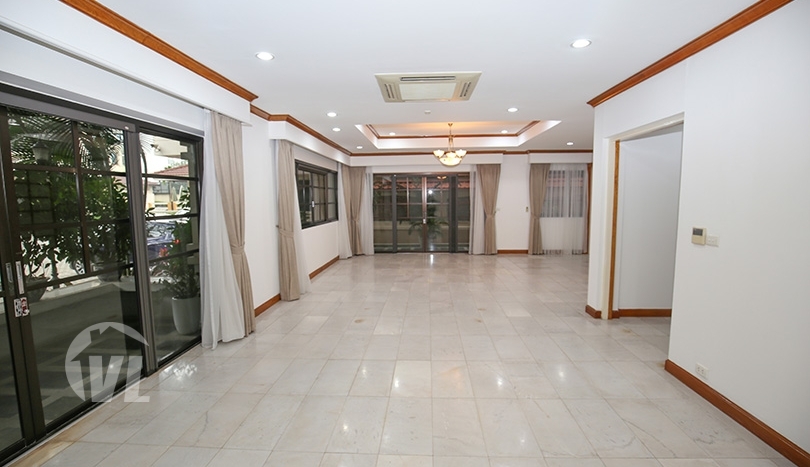 Serviced villa to rent in Tay Ho with gym and swimming pool