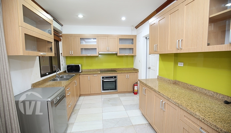 Serviced villa to rent in Tay Ho with gym and swimming pool