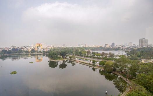 Spacious 3 bedrooms apartment in Ho Ba Mau with lake view