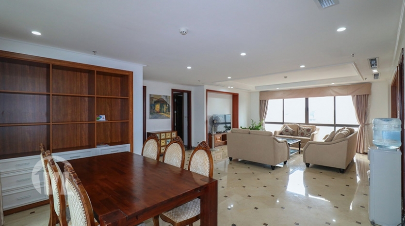 Spacious 4 bedroom apartment in Truc Bach Ba Dinh